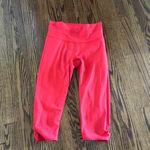 Red Lululemon capri